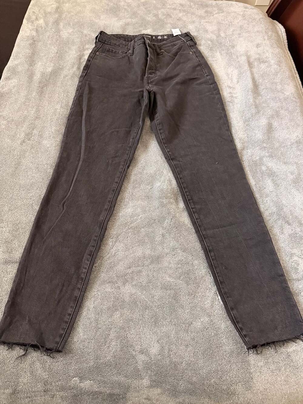 Old Navy High-Waisted Straight Raw-Edge Jeans